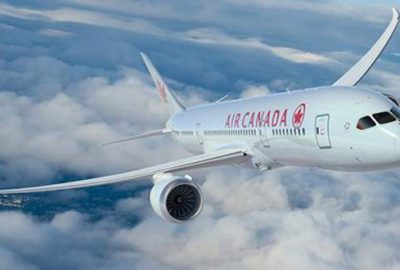 Pasifik okyanusunun üzerinde doğum yaptı