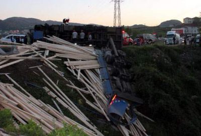 Bursa’ya gelirken kaza geçirdi