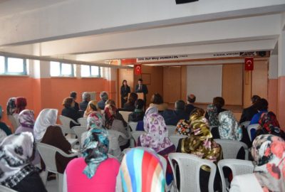 ’7-12 Yaş Aile Eğitimi’ Kursiyerleri Sertifikalarını Aldı