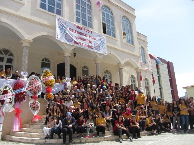 Adana Kız Lisesi’nden Pilav Günü