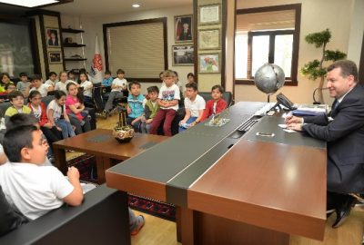 Başkan Yılmaz’ın Makamında ’Yerel Yönetimler’ Dersi