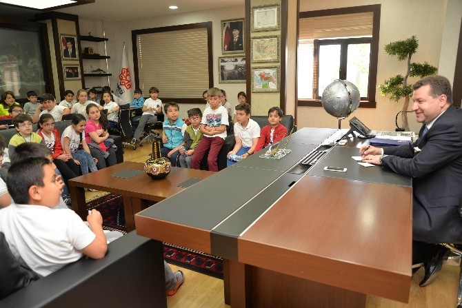 Başkan Yılmaz’ın Makamında ’Yerel Yönetimler’ Dersi