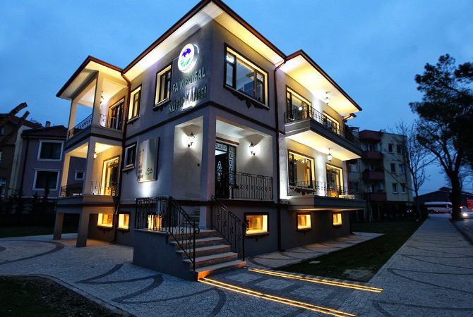 Büyükşehir Belediyesi Faik Baysal Kütüphanesi, Sakarya Üniversitesi final sınavları boyunca,