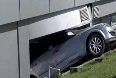 Bezmialem Vakıf Üniversitesi Tıp Fakültesi Hastanesi’nin bahçesinde gaz pedalı takılı