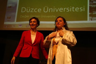 Düzce Üniversitesinde Duygulandıran Devir Teslim Töreni