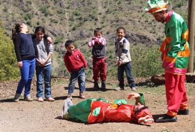 Dağ Tepe Demeden Tiyatroyu Köy Çocuklarının Ayağına Götürüyorlar