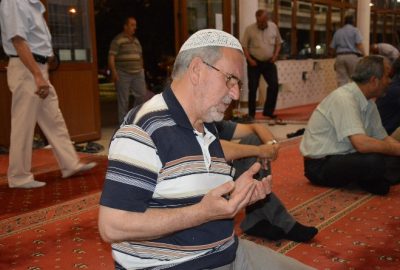 Manisalılar Miraç Kandilinde Camilere Akın Etti