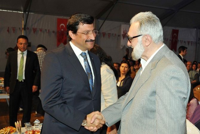 Keçiören Belediyesi’nin “İslam Sanatkarları Dünyayı Barışa Davet Ediyor” konulu projesine