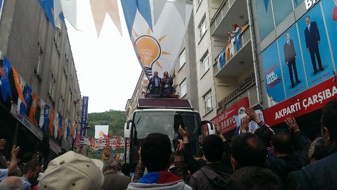 Süleyman Soylu’ya Çarşıbaşı İlçesinde Sevgi Seli Süleyman Soylu’ya Çarşıbaşı İlçesinde Sevgi Seli