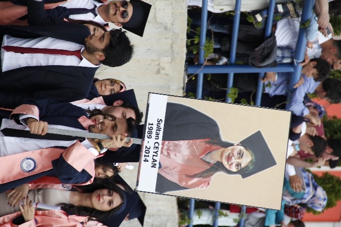 Karatekin Üniversitesi’nde Mezuniyet Coşkusu