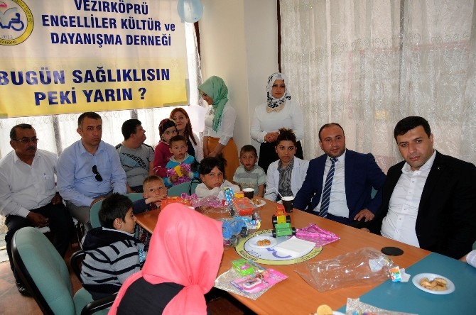 Kurt, İş Dünyasıyla Buluştu