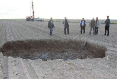 Büyük gürültüyle ortaya çıktı