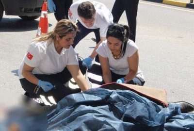 Gören cep telefonuna sarıldı