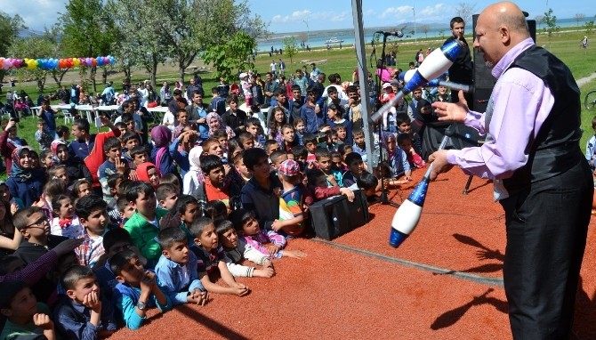 Bitlis’te Çocuklarla Buluşma Şenliği Düzenlendi