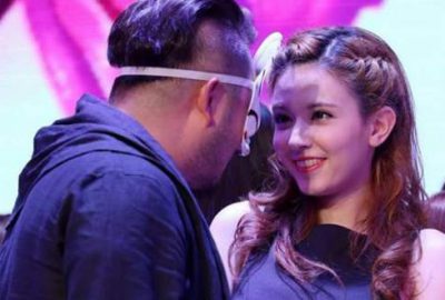 15 yıllığına kendine porno yıldızı kiraladı