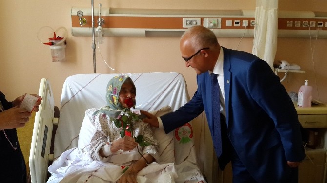 MHP Adayı Gönen’den Hemşire Ve Hastalara Ziyaret
