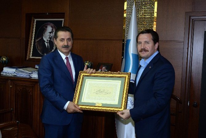 Bakan Çelik, Memur-sen Yönetimini Kabul Etti Memur-Sen Genel Başkanı Ali Yalçın, Çalışma ve Sosyal Güvenlik Bakanı