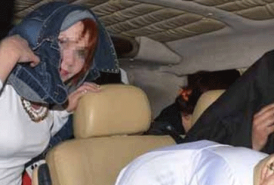 VİP minibüsle tarlada fuhuş!