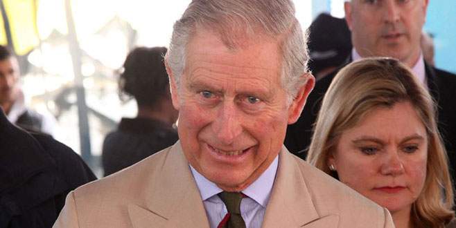 İrlanda’da tarihi tokalaşma