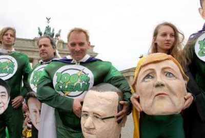 G-7 liderlerine ‘süper kahraman’ protestosu