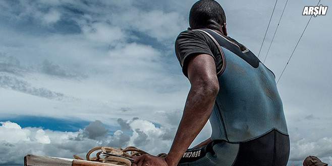 Kaçakları taşıyan tekne battı: 9 ölü