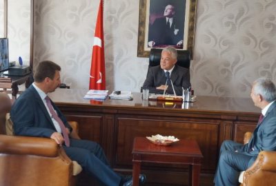 MHP’li Vekilden CHP’li Belediye Başkanına Ziyaret