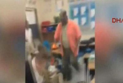 Öğretmen kemerle sınıfta dehşet saçtı