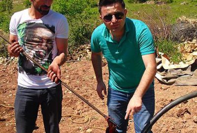 Su ararken petrol buldu