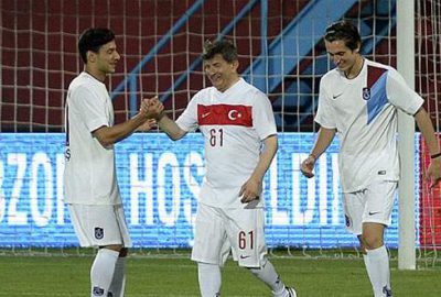 Davutoğlu’ndan 3 gol 1 asist!