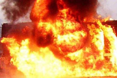 Savaş uçakları petrol tankerine saldırdı