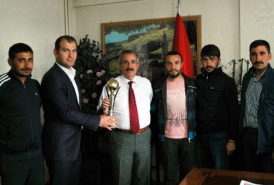 Şampiyonluk Kupası Başkan Gürsoy’a Hediye Edildi