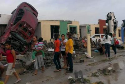 Arabalar kağıt gibi uçtu