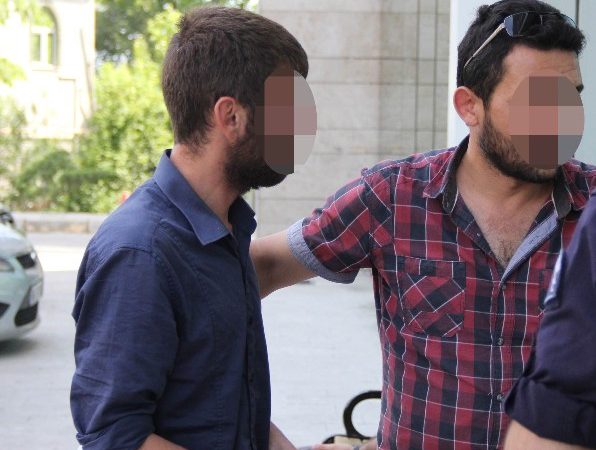 Samsun’da uyuşturucu satarken yakalandığı iddia edilen bir kişi gözaltına alındı.