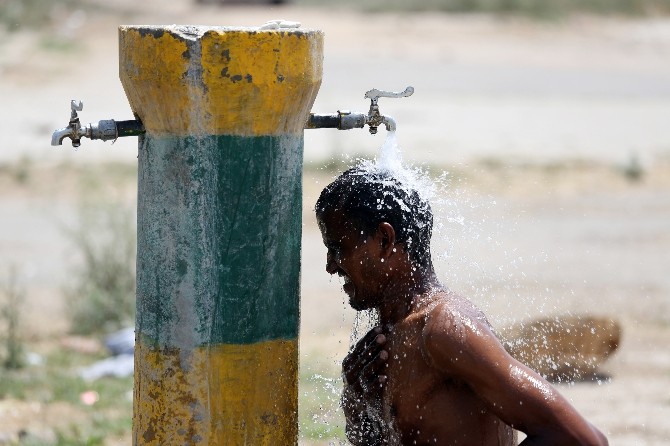 Hindistan’da Aşırı Sıcaklarda Ölü Sayısı 700’ü Geçti