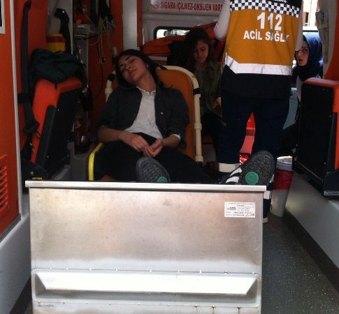 Samsun’da tavuk döner yedikleri ileri sürülen 9 öğrenci zehirlenerek hastanelik