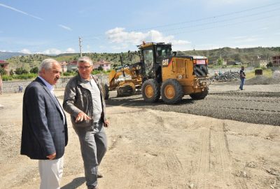 Tosya’da Belediyesi 2 Bin 500 Metrekare Alanı 2 Saatte Parke Kapladı