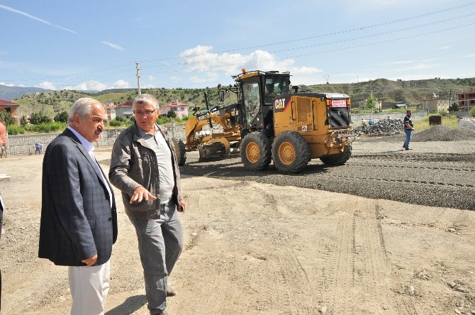 Tosya’da Belediyesi 2 Bin 500 Metrekare Alanı 2 Saatte Parke Kapladı