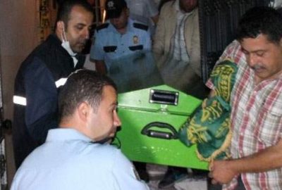 Karısını 13 yerinden bıçaklayarak öldürdü