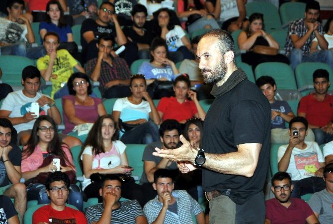 Adnan Menderes Üniversitesi (ADÜ) düzenlenen “Doğa ve İnsan” konulu konferansta