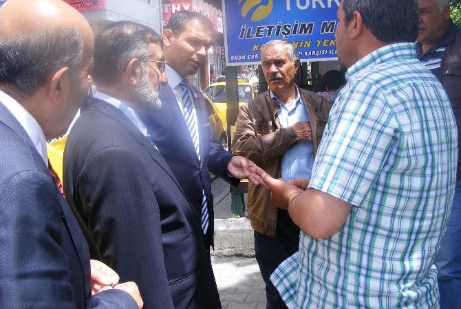 Saadet Partisi Van İl Başkanlığı, Cumhuriyet Caddesi esnafını ziyaret ederek
