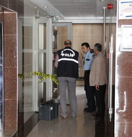 Kayseri’de bunalıma giren bir kişi kendini asarak intihar etti. Edinilen