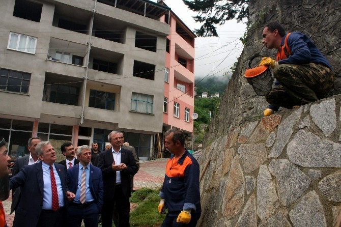 Pekşen Seçim Gezilerini Sürdürüyor