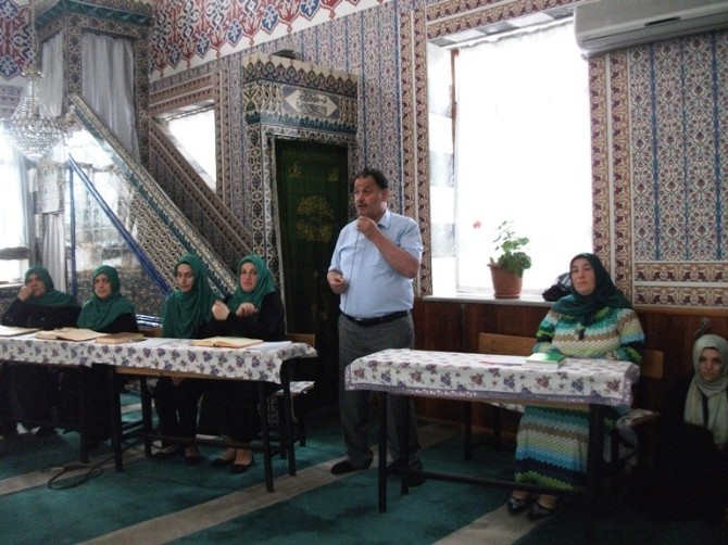 Kız Kur’an Kursunu Başarı İl Tamamladılar