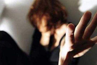 ‘Tecavüz’ iddiasına inanmadı, eşini öldüresiye dövdü