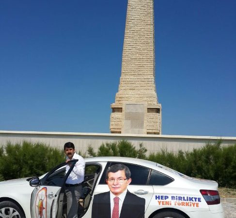 7 Haziran seçimleri öncesinde, Başbakan Ahmet Davutoğlu’na destek için Türkiye