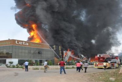 Bursa’da mobilya fabrikasında yangın!