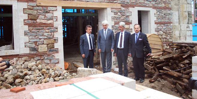 Tarih ayağa kalkıyor