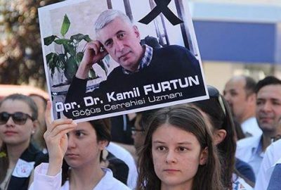 Op. Dr. Furtun’un mesai arkadaşları iş bıraktı