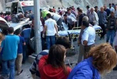 Mezuniyet töreni yolunda feci kaza: 1 ölü, 5 yaralı