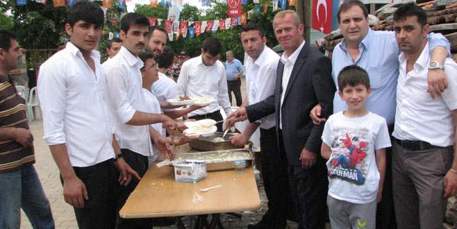 Burhaniye de pilav günü